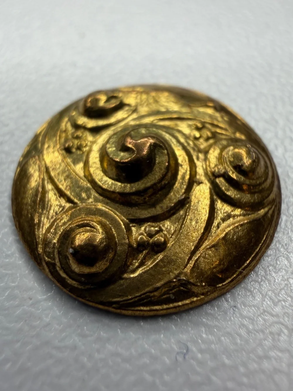 Vintage Round Swirl Medallion Gold Plated Metal Ormolu Ornamental Hardware 1/2